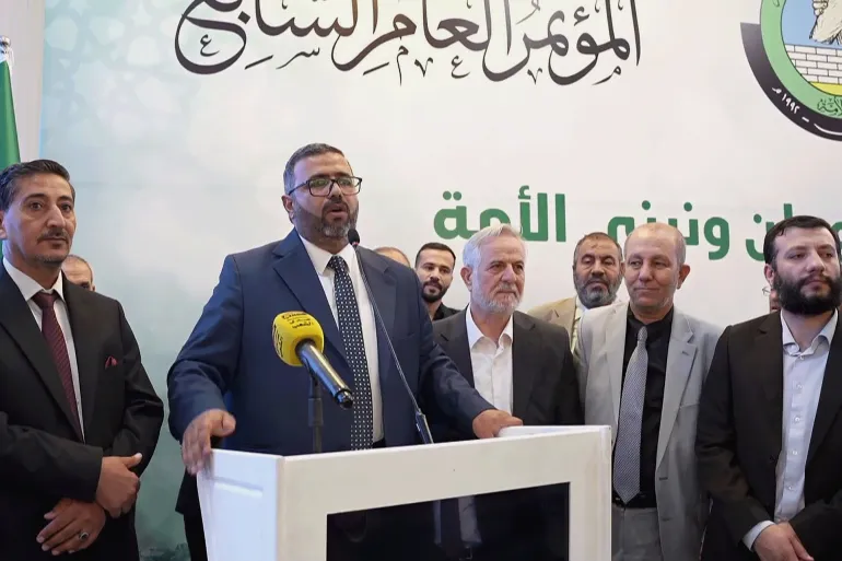 من "الجبهة" إلى "الأمة".. كيف يعيد إسلاميو الأردن بناء بيتهم السياسي؟ 28 معاذ الخوالدة أكد عقب انتخابه أهمية توحيد صفوف حزب الأمة وتعزيز شراكاته الوطنية (الجزيرة)