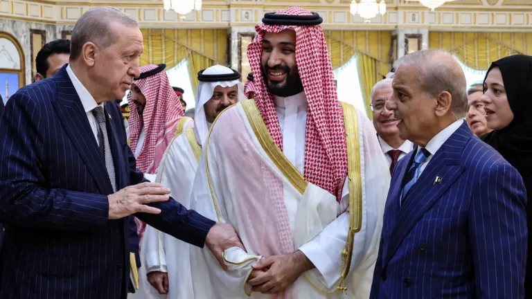 تحالف مكة.. كيف تقرأ واشنطن تبدّل موازين المنطقة؟