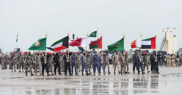 الخليج يعيد توزيع رهاناته.. أميركا لم تعد المظلة الوحيدة