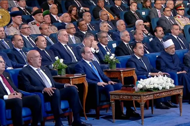 السلطة تحتفي والمواطن يتحمّل.. أي إنجازات روّج لها “منتدى مصر”؟