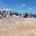 على الضفة الأخرى من الحرب.. يمنيون يعبرون البحر بحثًا عن الأمان