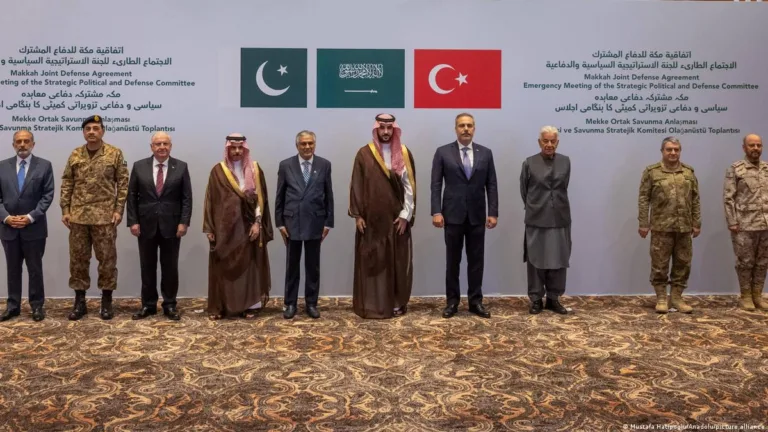تحالف مكة يدخل الاختبار الأول.. ماذا يعني تفعيل الدفاع المشترك مع السعودية؟