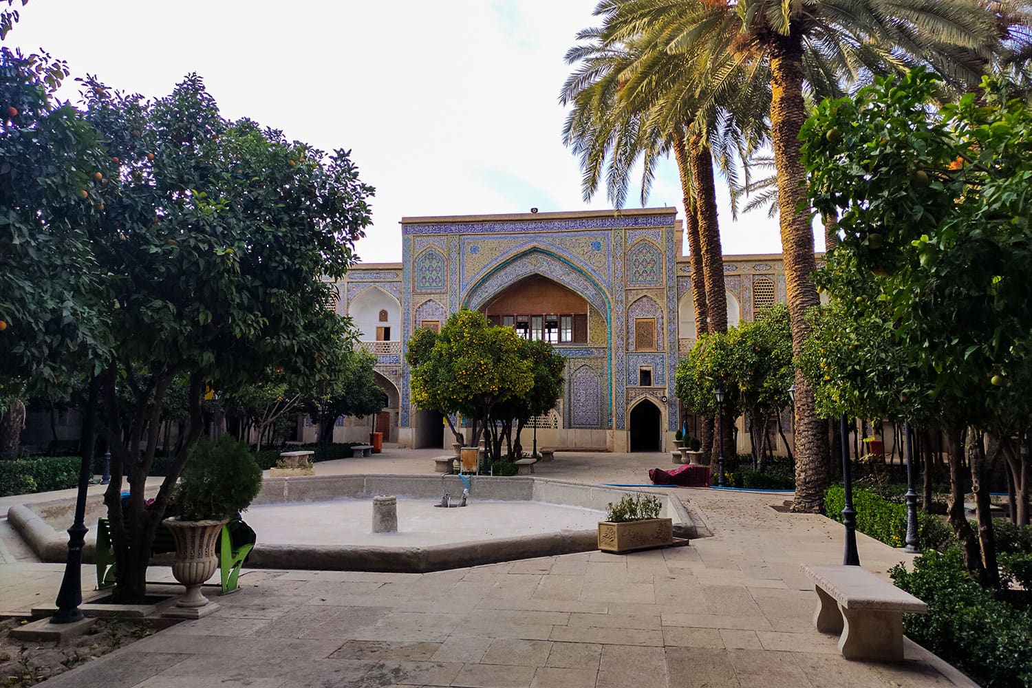 مدرسة خان في شيراز
